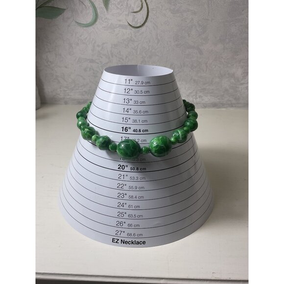 Green Bead Necklace With Marble Effect 17” Adjustable Womens Fashion Jewelry - Picture 2 of 4